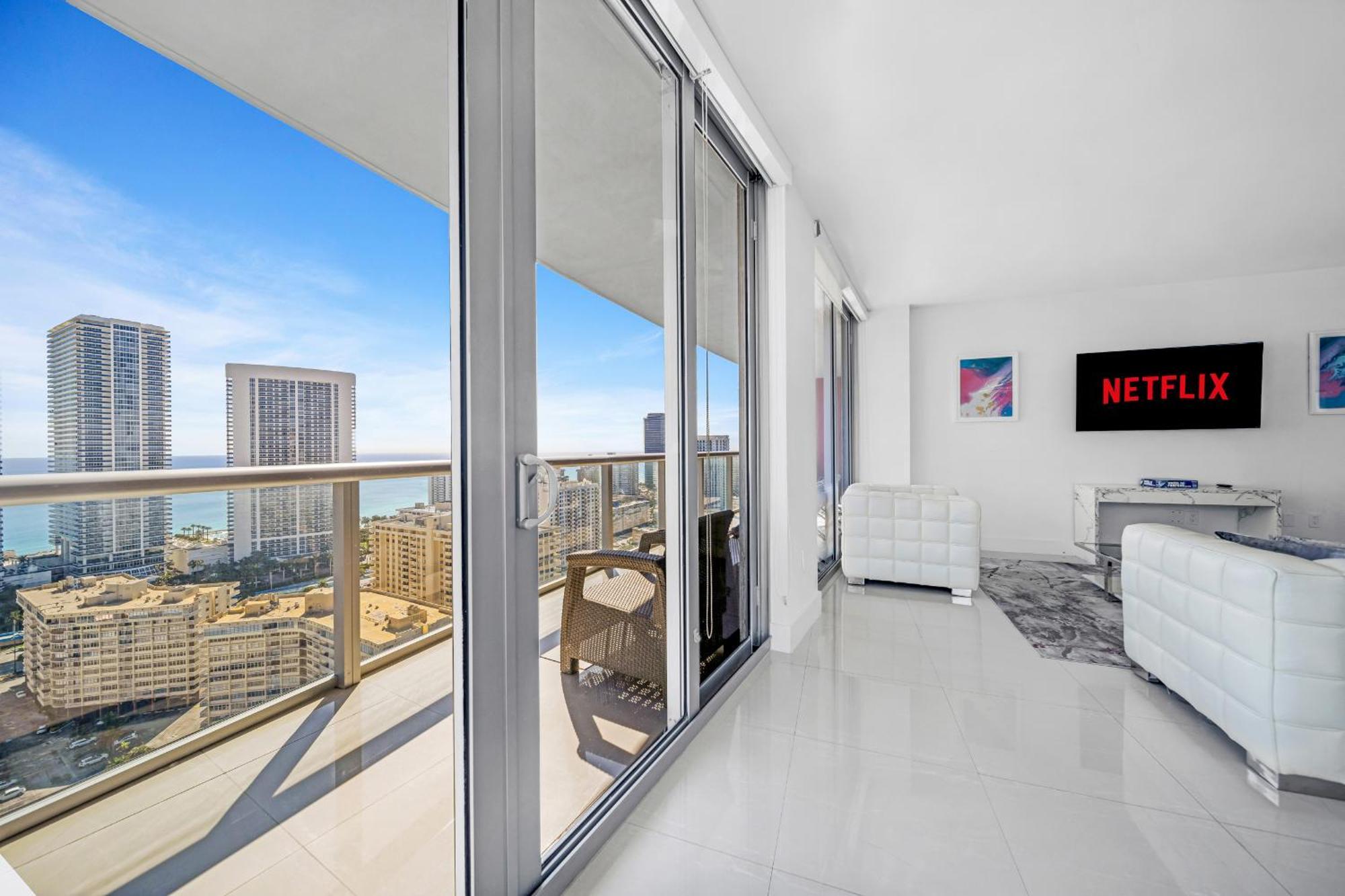 Resort-Style Living With Direct Ocean Views - 3Br Beauty Hallandale Beach Esterno foto